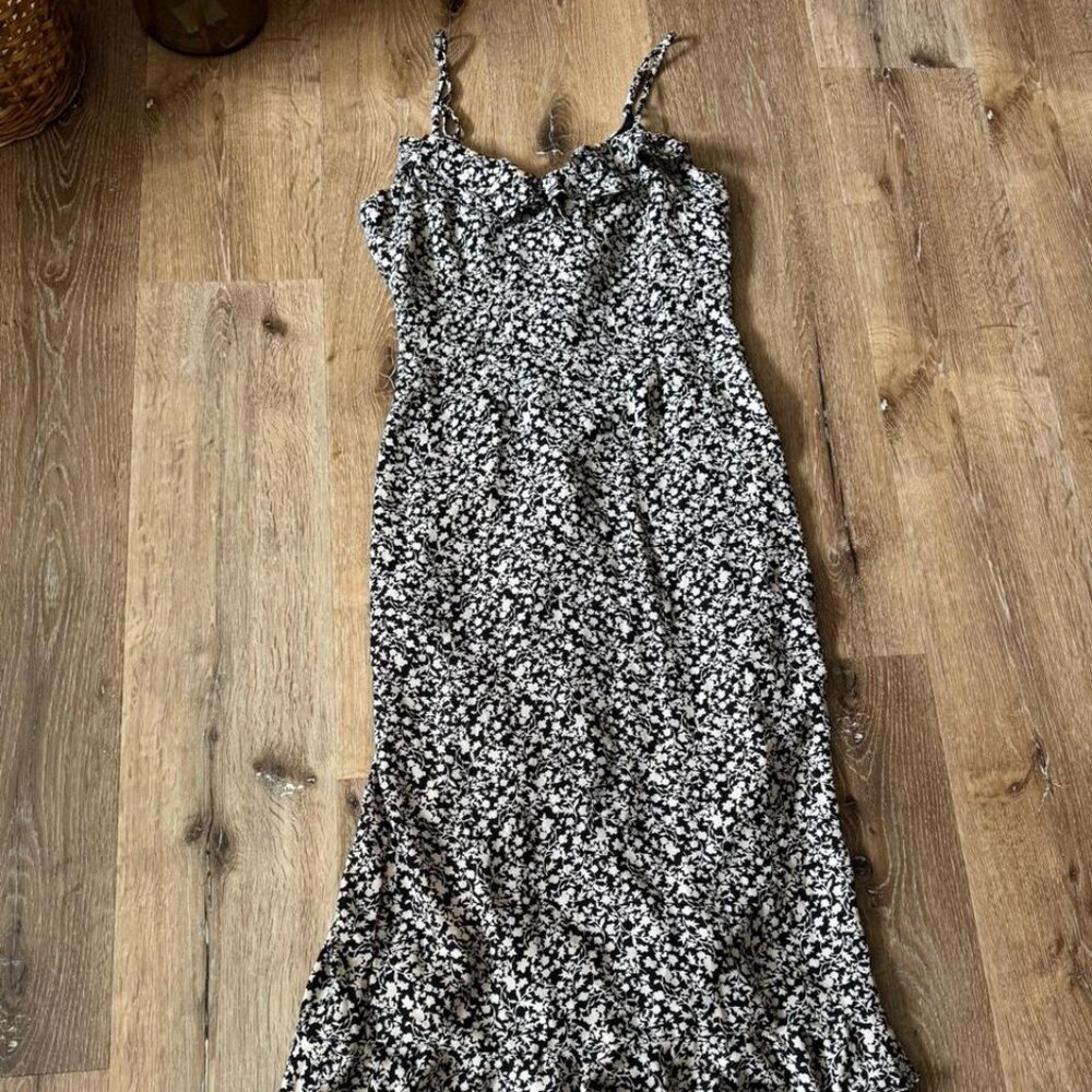 Urban Outfitters UO Black & White Floral Ruffle Maxi Dress Size M